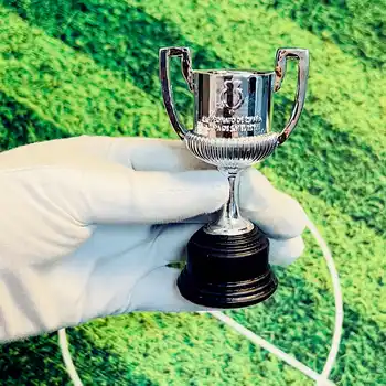 10 см Сувенири с трофеем шампиони на Испания по футбол Del Rey