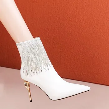 2022 Нови обикновен дамски обувки с телесен цвят с кристали и страничен цип за есента и зимата на тънък ток с четки за партита за жени