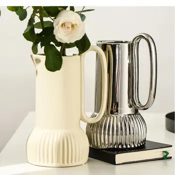 Nordic Light е Разкошна ваза за сухи цветя Преносим чайник Керамична Ваза договореност за хола Сребърна украса за дома Модерен