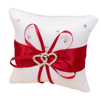 Възглавница за годежен пръстен сатенени панделки червен + бял 10 cm x 10 cm