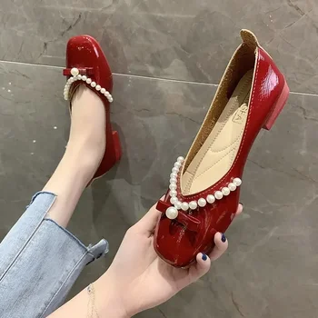 Дамски Ежедневни обувки с перлата на носа, Дамски Обувки в Червено Квадратен Ток, Малки Кожени Обувки с Дебел ток С малките пръсти, Дамски обувки за ходене Без закопчалка