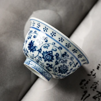 Синьо-бяла чаша за ръце, заплетен лотос, персонална чаша за чай в старинен китайски стил, керамични единичен чаша